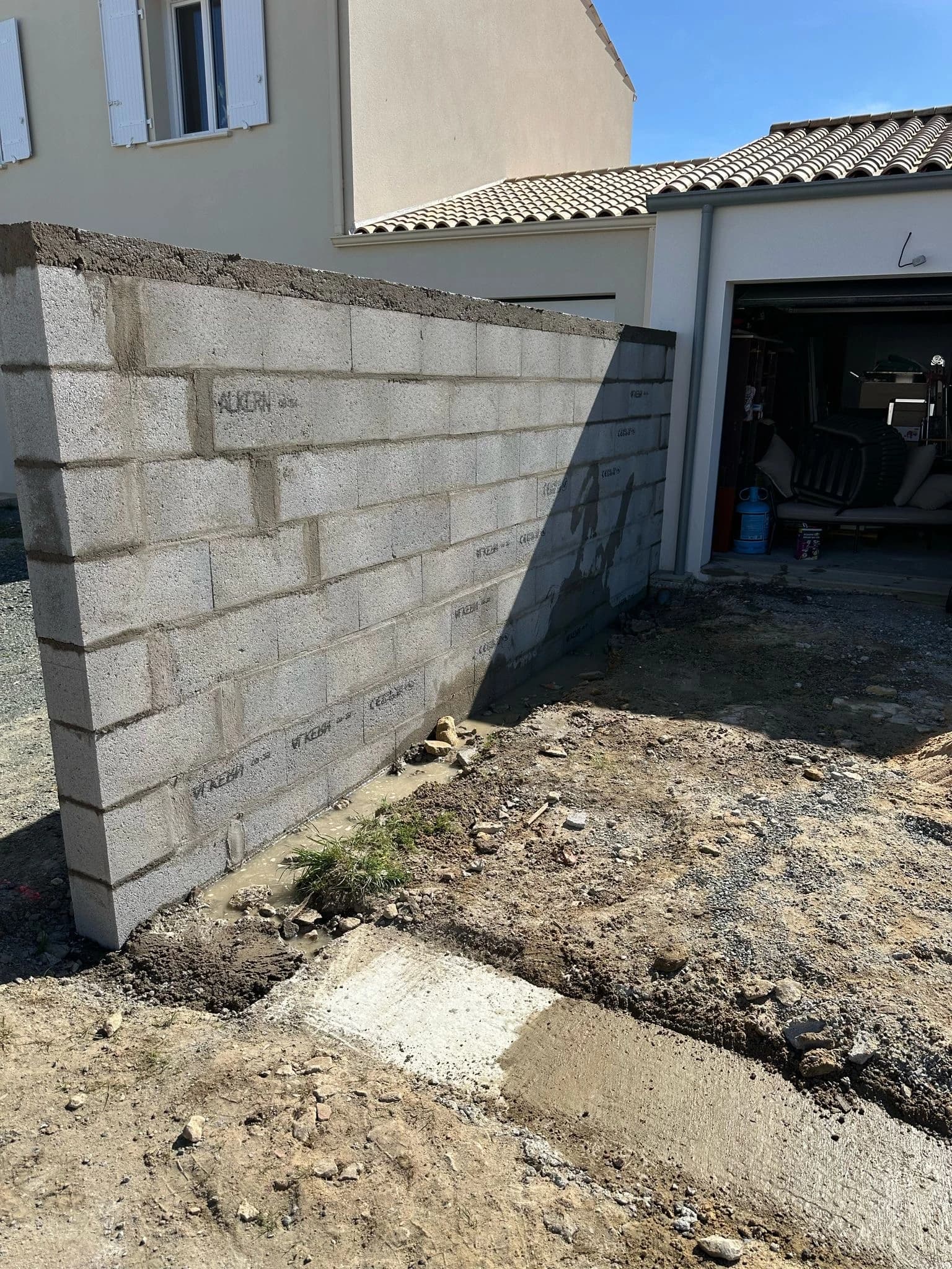 Mur de clôture terminé