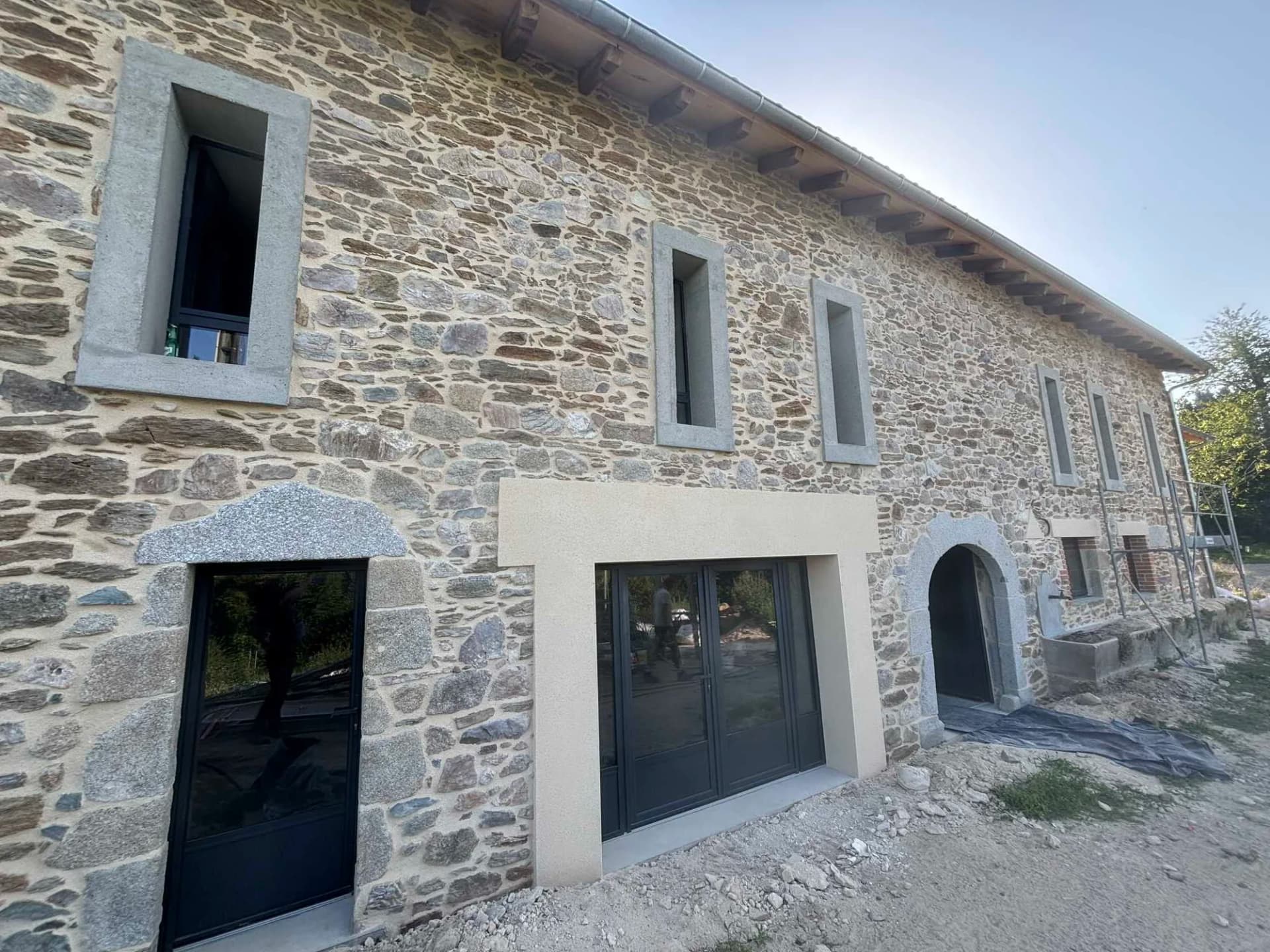 Rénovation de bâtisse en pierre par Mar & Co 17 à La Rochelle