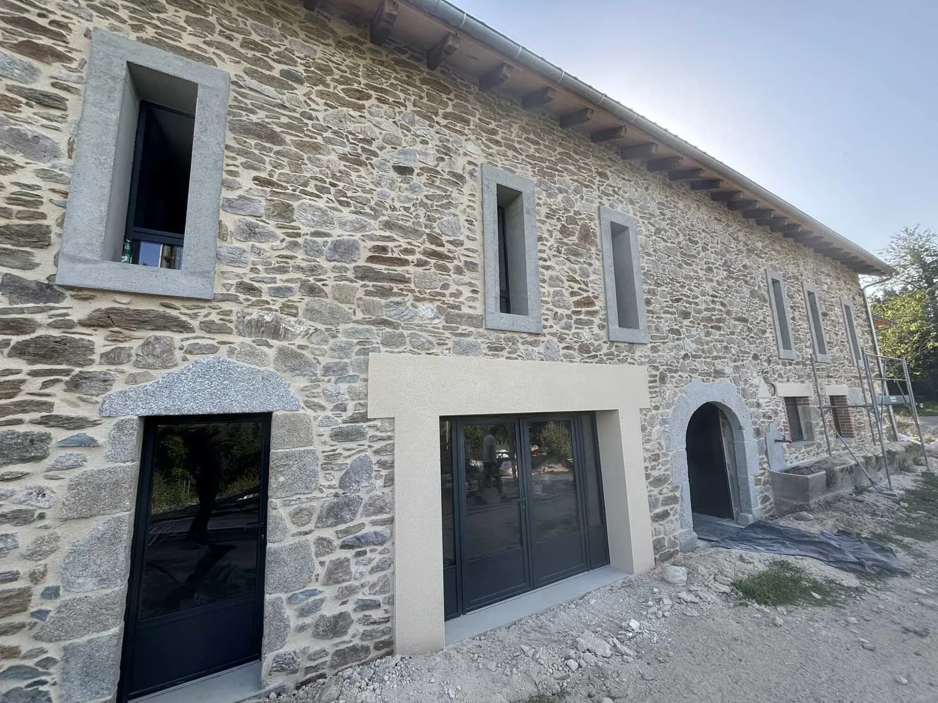 Rénovation de bâtisse en pierre par Mar & Co 17 à La Rochelle