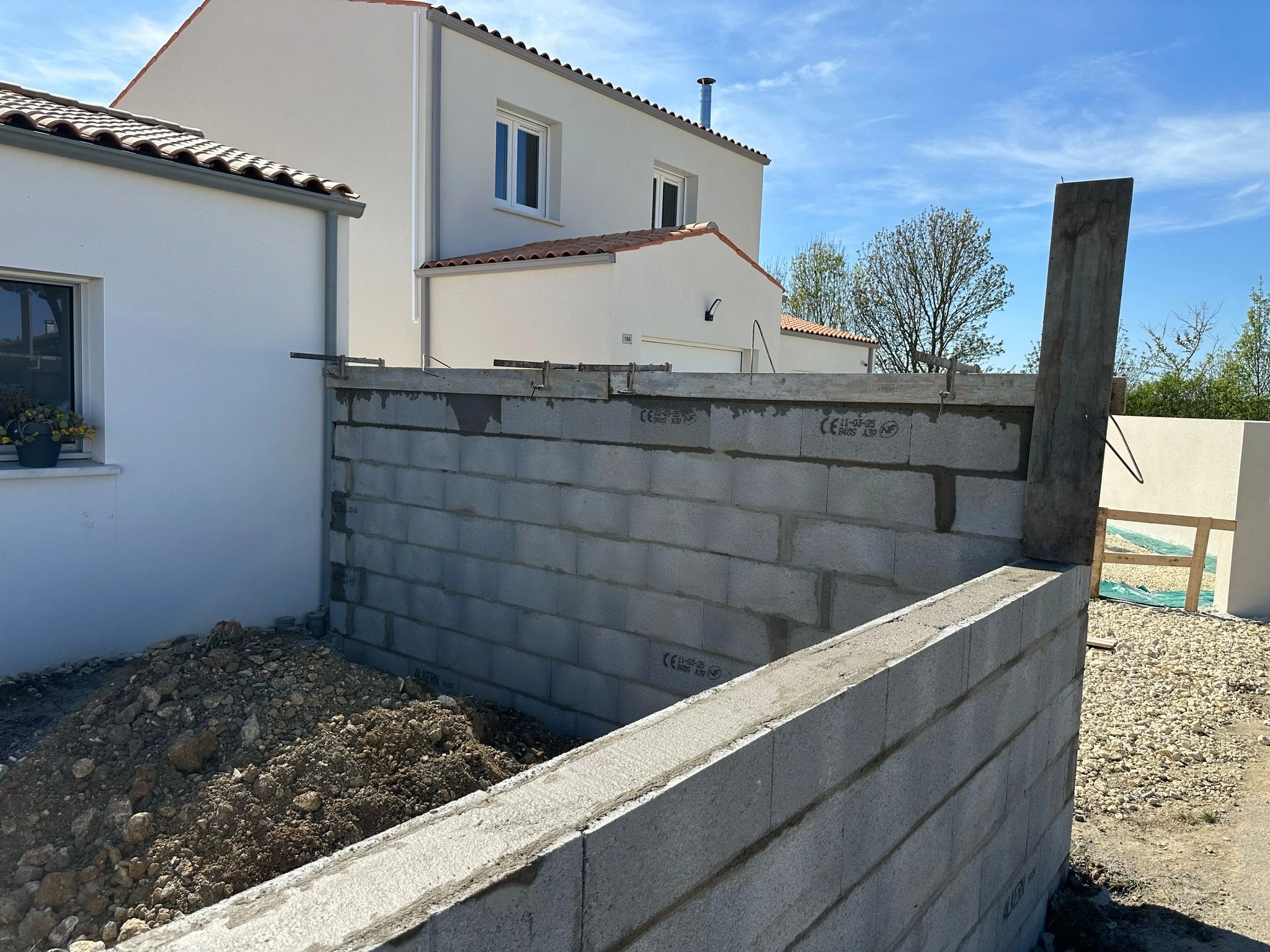 Élévation des murs en cours